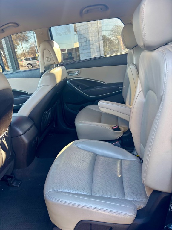 2015 Hyundai Santa Fe Image 10