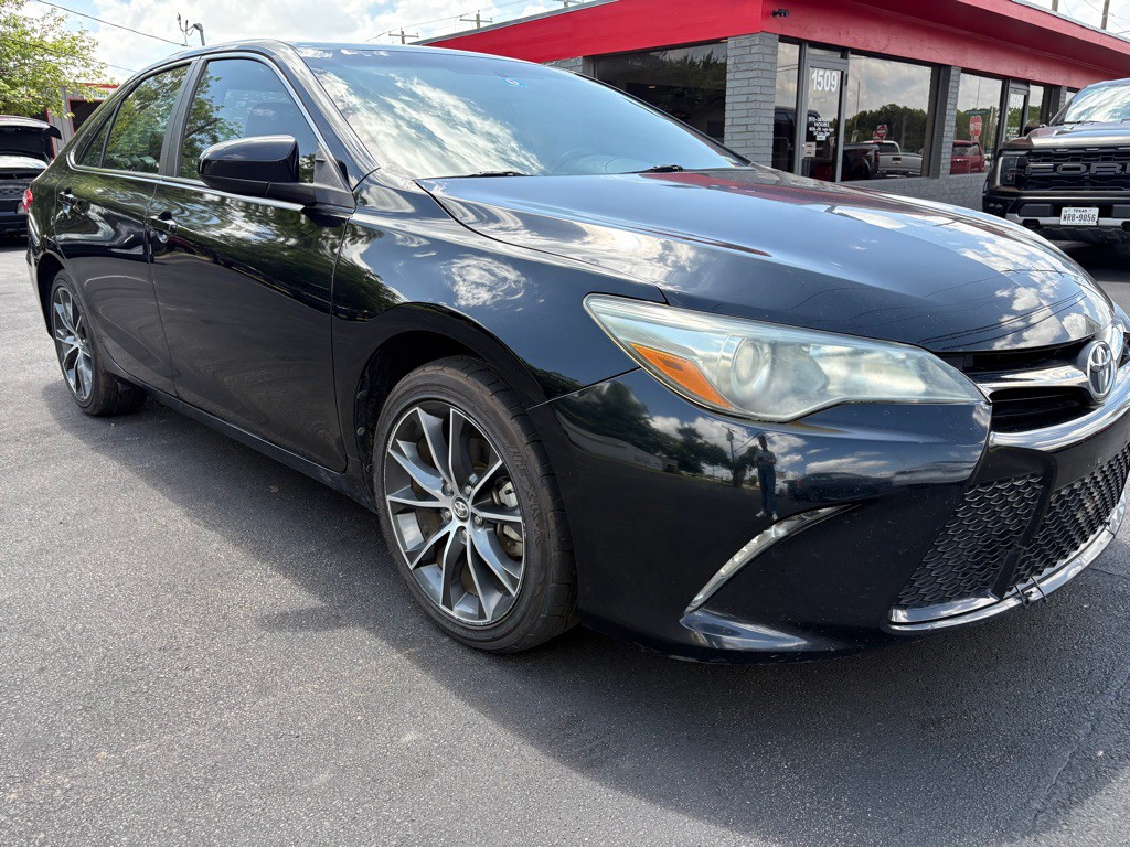 2016 Toyota Camry Image 2