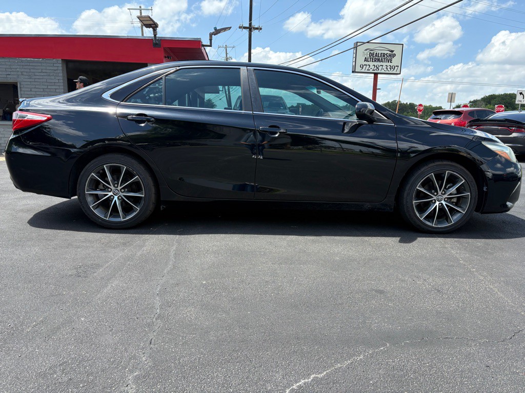 2016 Toyota Camry Image 3