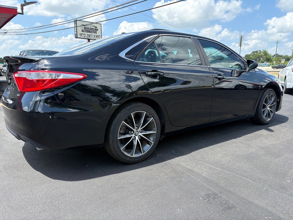 2016 Toyota Camry Image 4