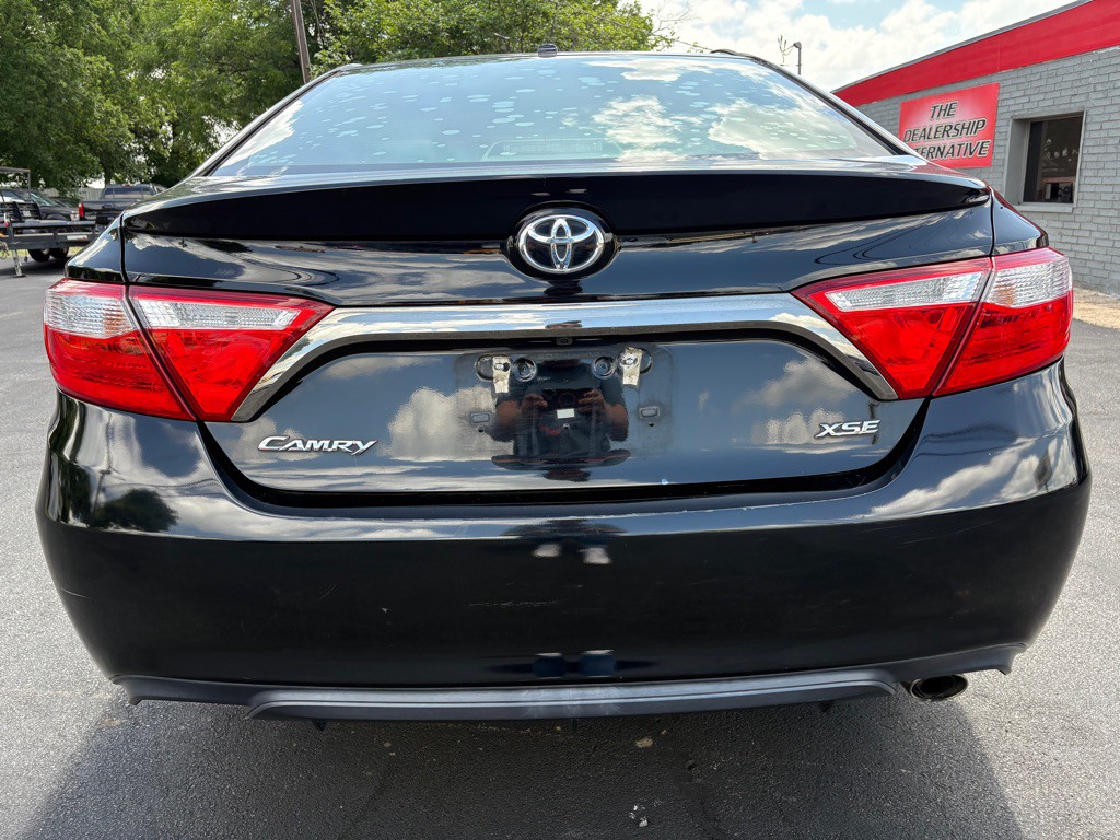 2016 Toyota Camry Image 5