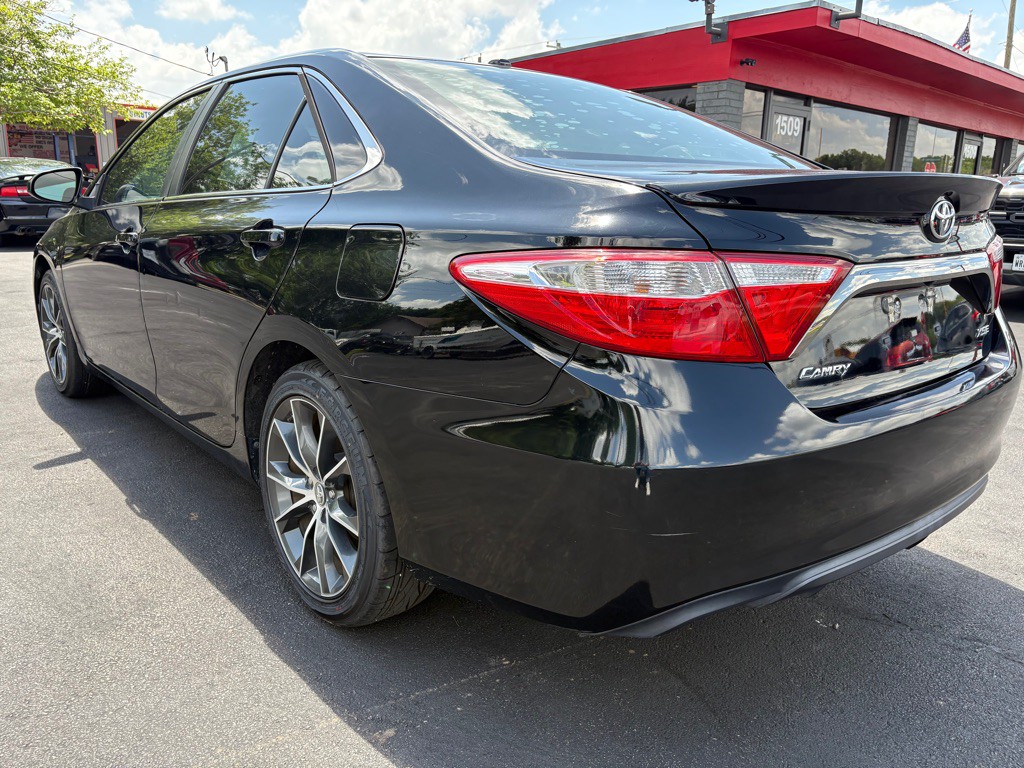 2016 Toyota Camry Image 6