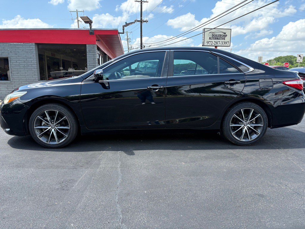 2016 Toyota Camry Image 7