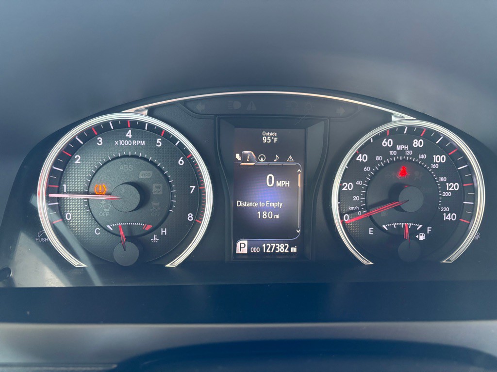 2016 Toyota Camry Image 14