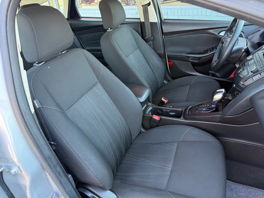 2015 Ford Focus Image 15