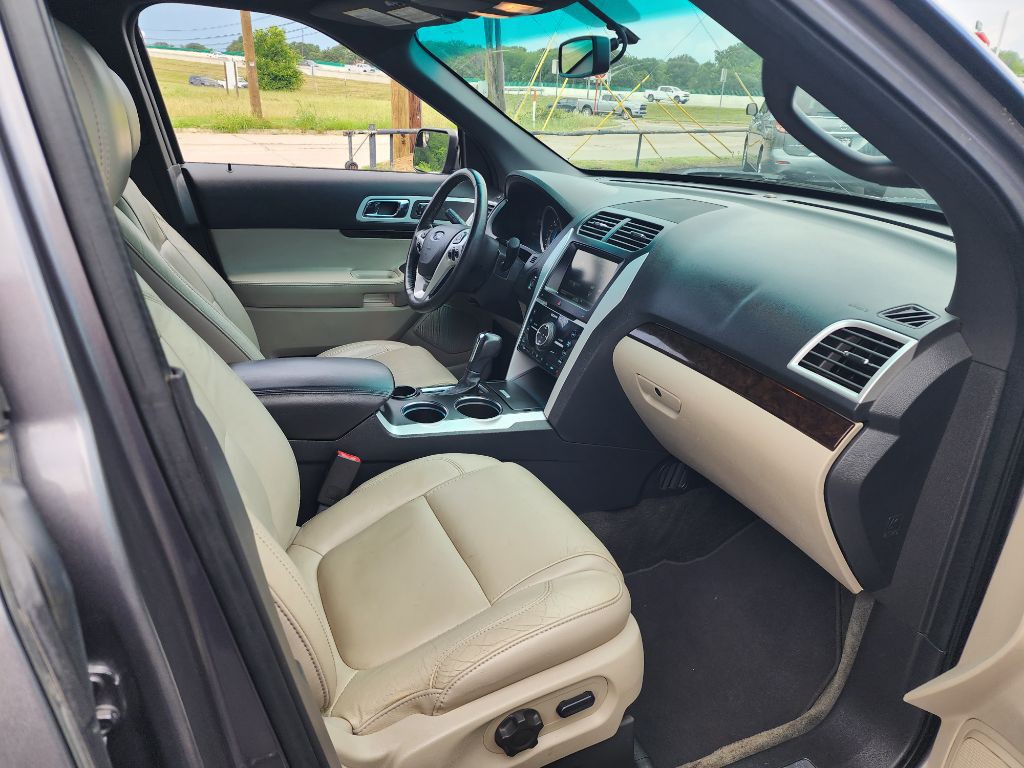 2014 Ford Explorer Image 17