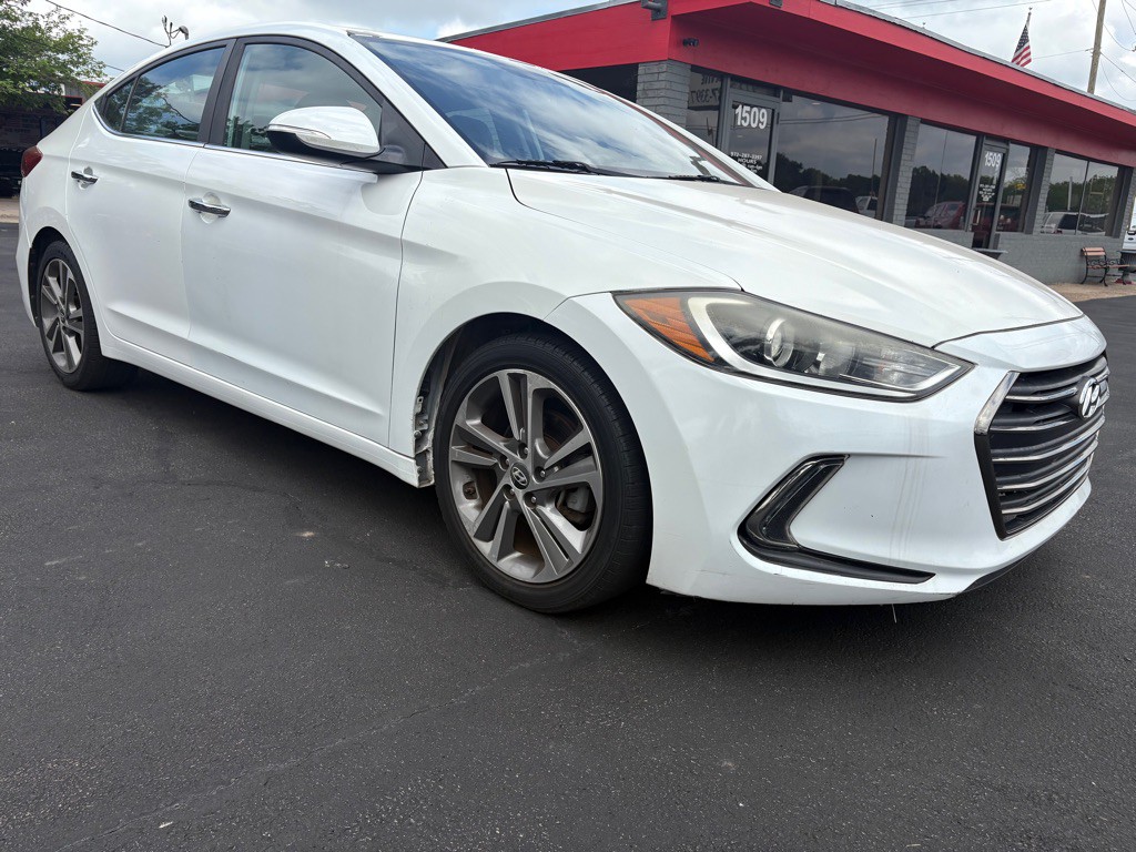 2017 Hyundai Elantra Image 2
