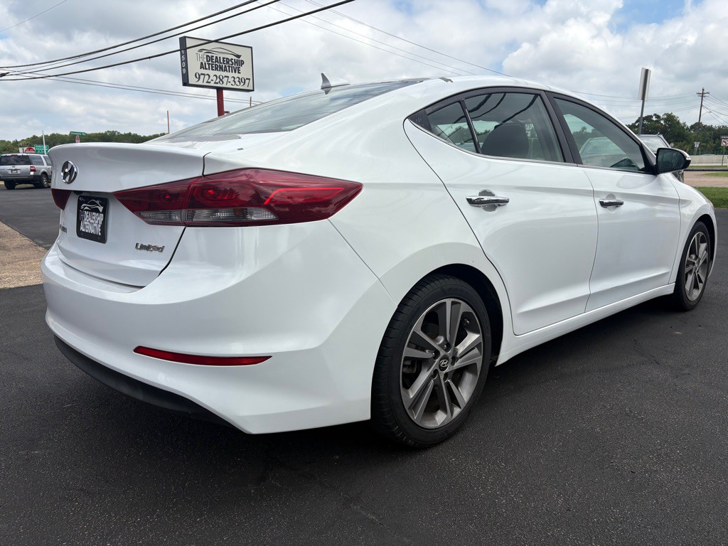 2017 Hyundai Elantra Image 4