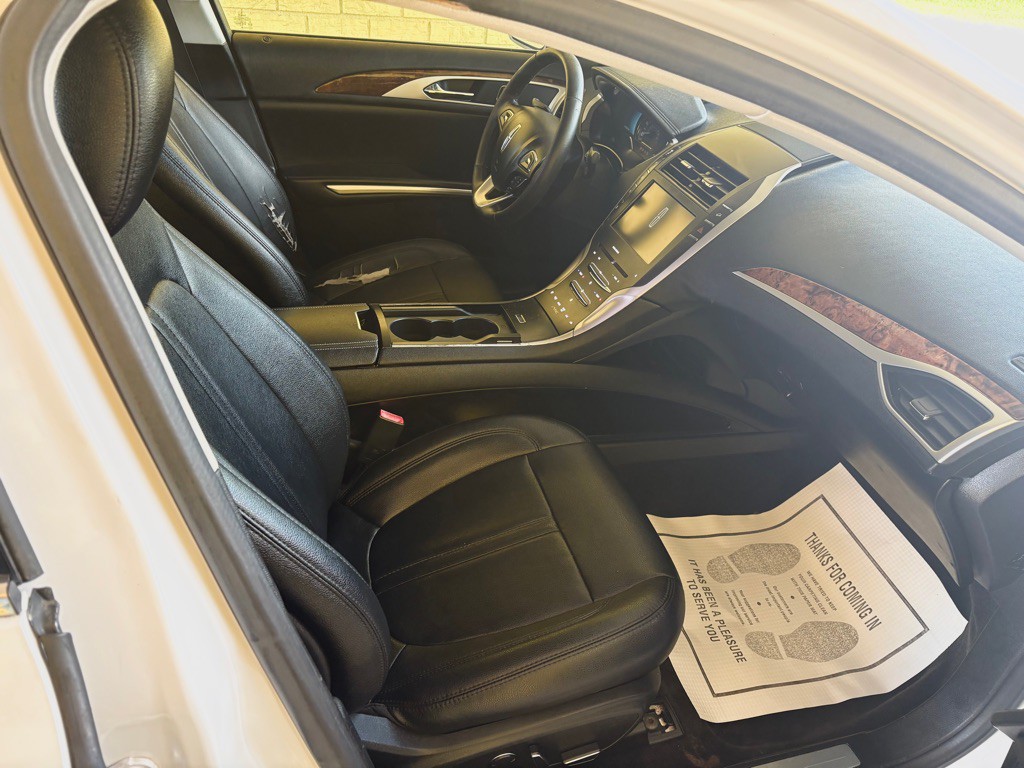 2015 Lincoln MKZ Image 10