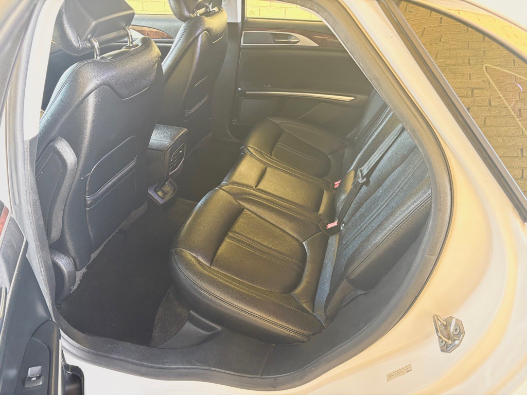 2015 Lincoln MKZ Image 12