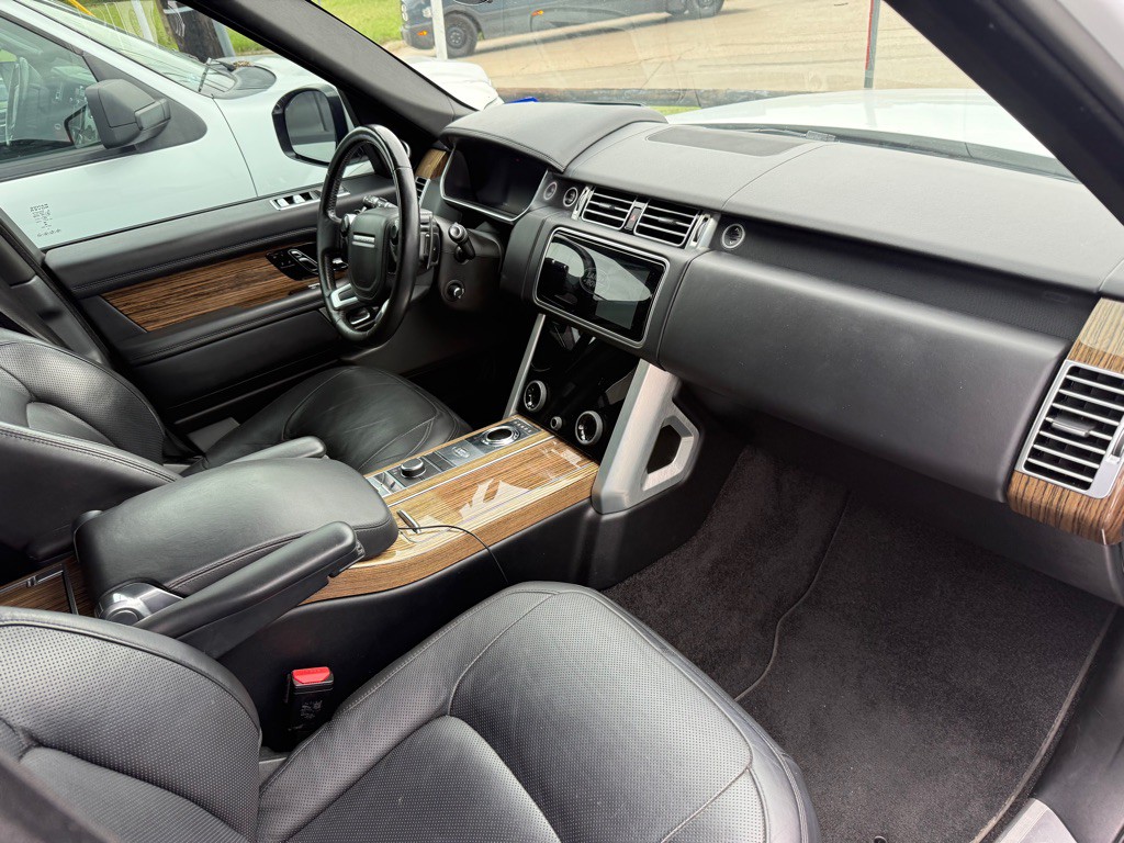 2018 Land Rover Range Rover Image 16