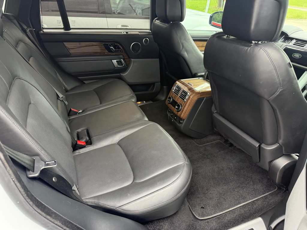2018 Land Rover Range Rover Image 18
