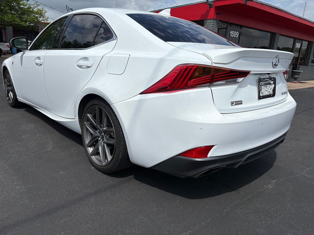 2018 Lexus IS Image 6