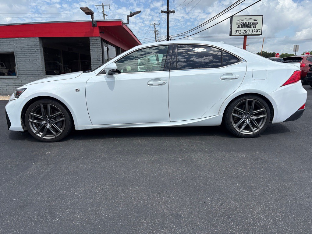 2018 Lexus IS Image 7