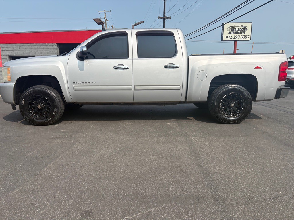 2011 Chevrolet Silverado 1500 Image 2