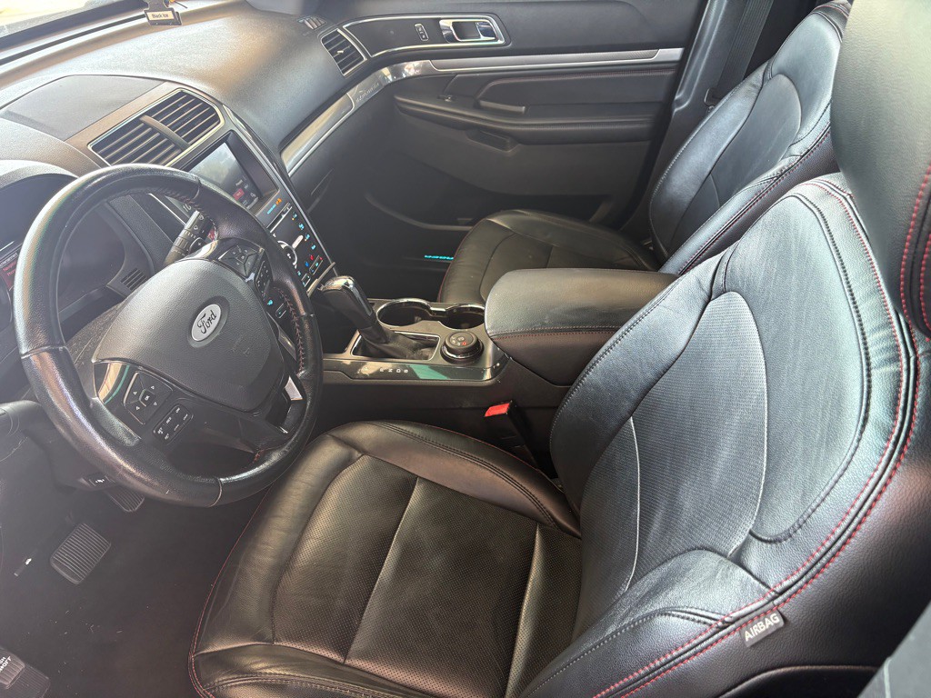 2017 Ford Explorer Image 9