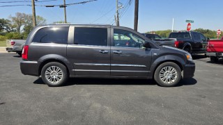 Image for 2014 Chrysler Town & Country Touring L ID: 7703692
