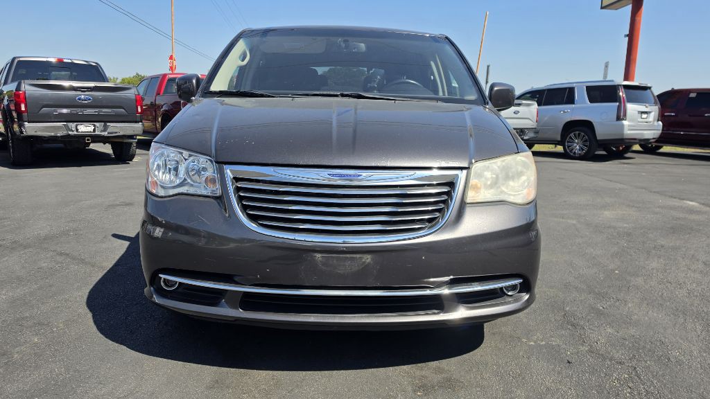 2014 Chrysler Town & Country Image 7