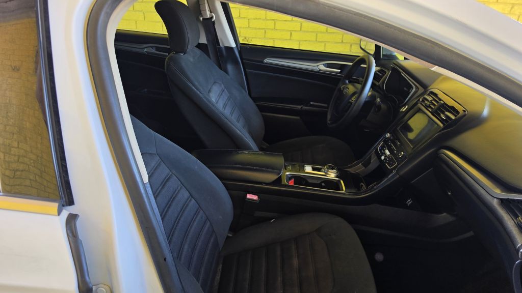 2019 Ford Fusion Image 17