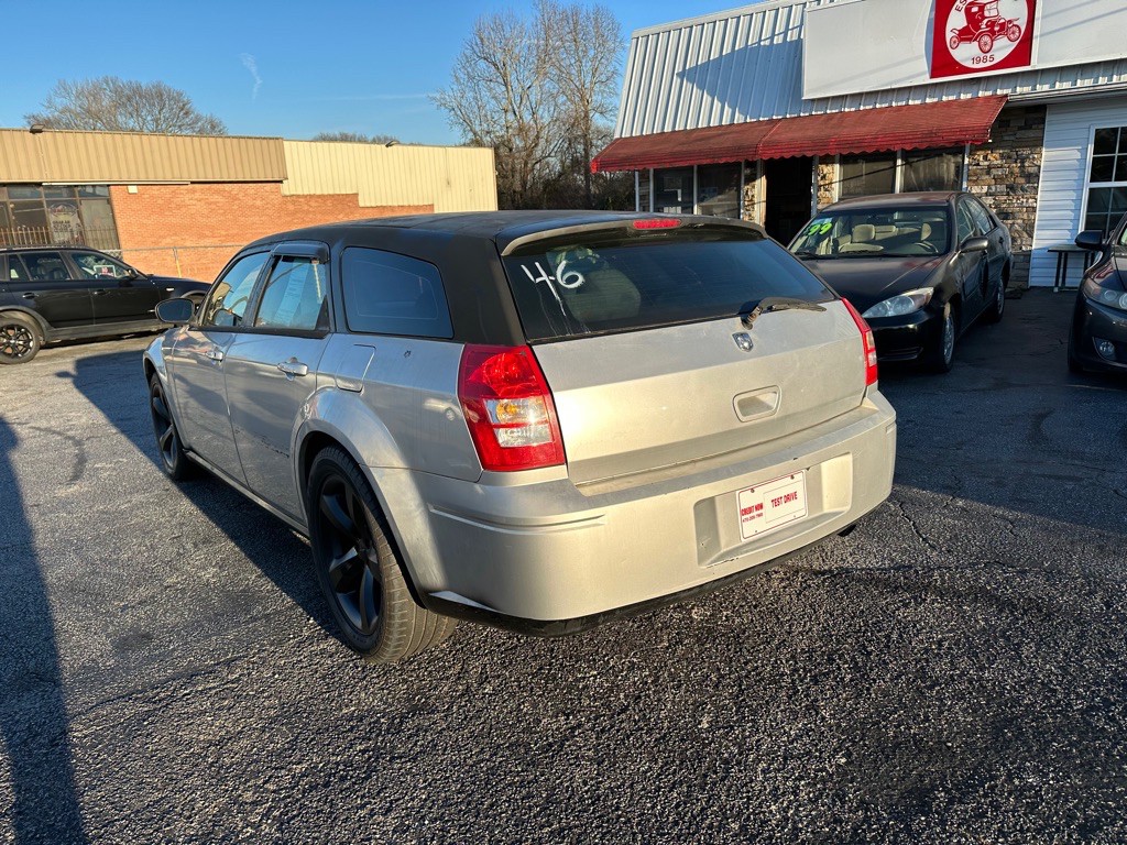 2006 Dodge Magnum Image 3