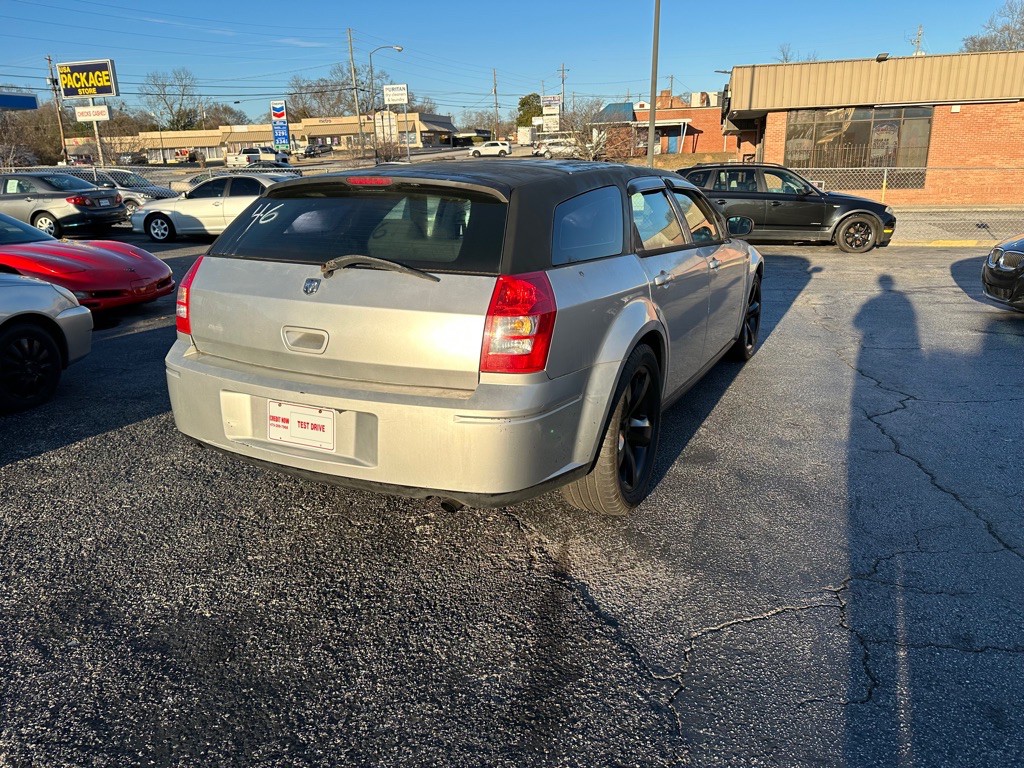 2006 Dodge Magnum Image 4