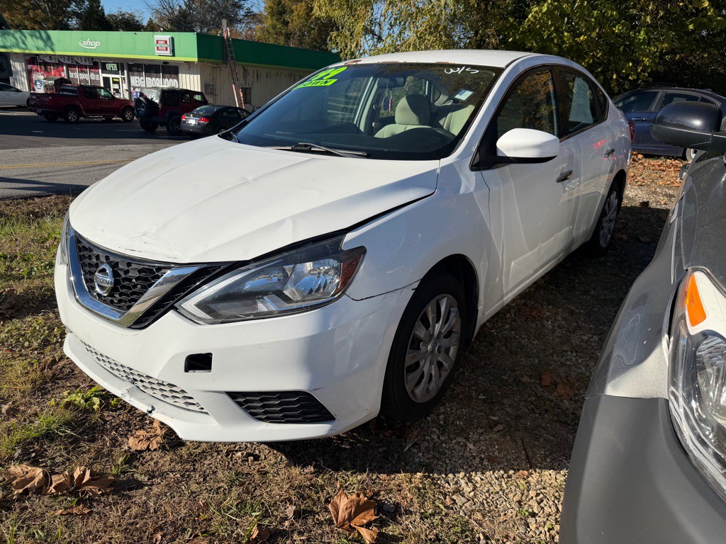2016 Nissan Sentra Image 1