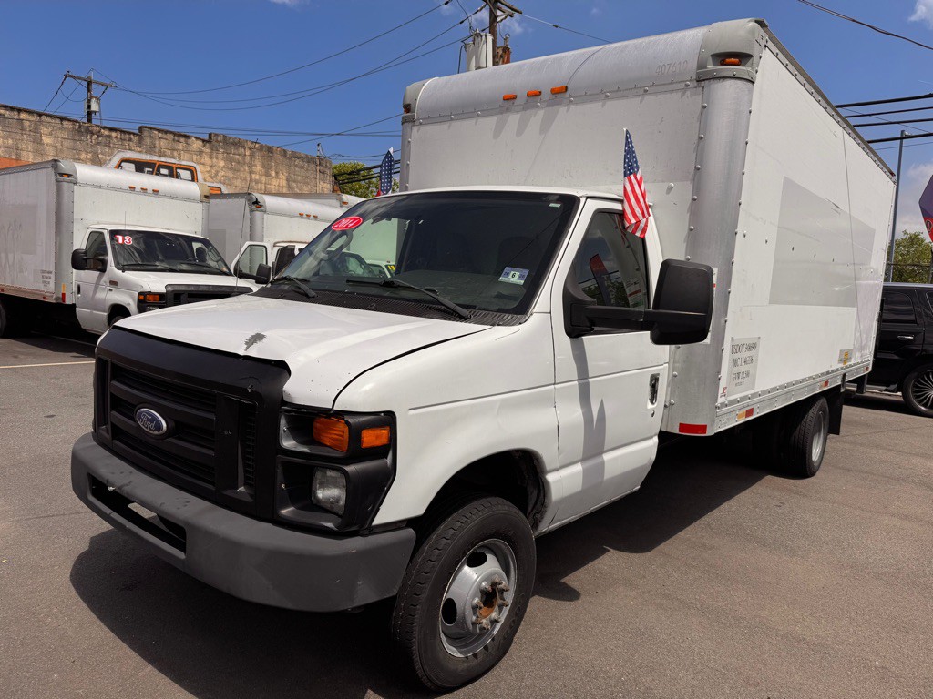 2014 Ford Econoline Image 4