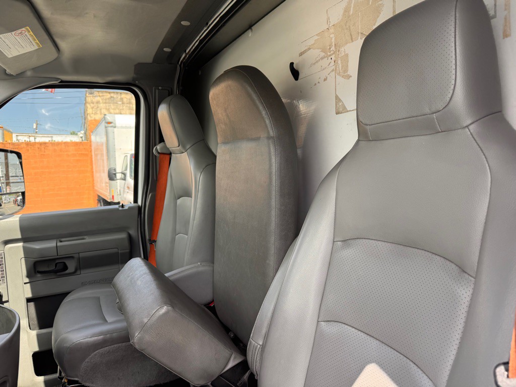 2014 Ford Econoline Image 9