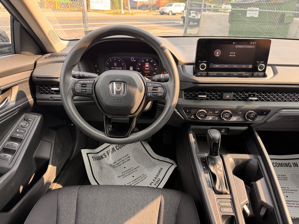 2023 Honda Accord Image 10