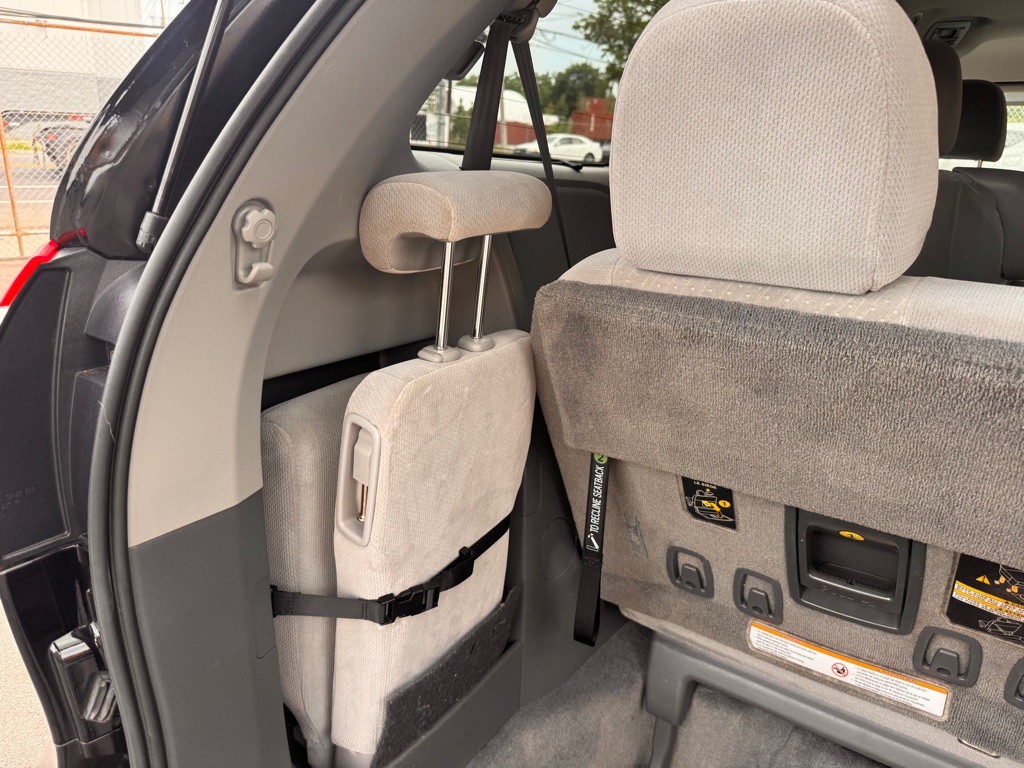 2018 Toyota Sienna Image 9