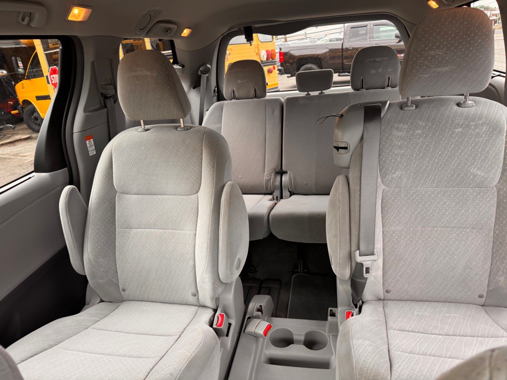 2018 Toyota Sienna Image 18