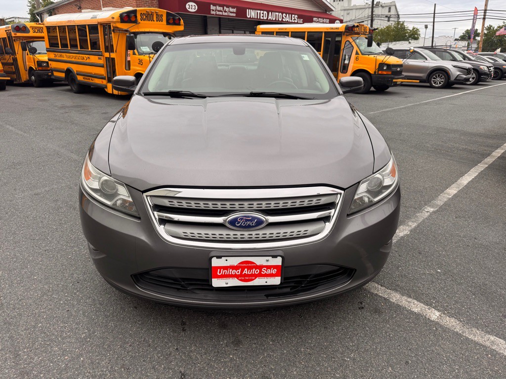 2012 Ford Taurus Image 2