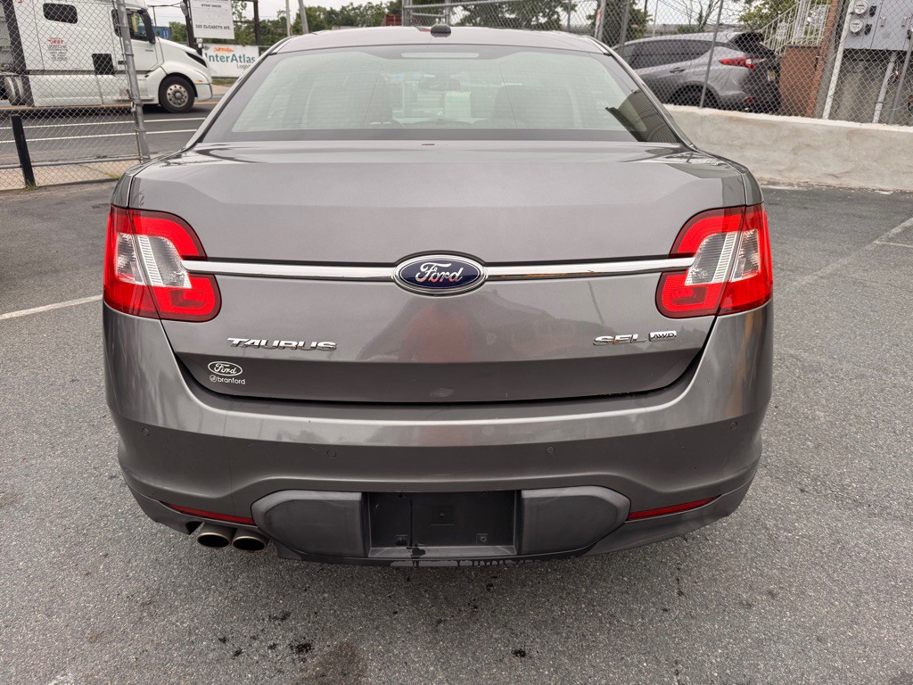 2012 Ford Taurus Image 5