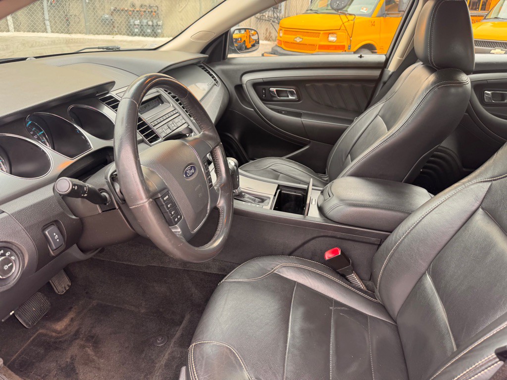 2012 Ford Taurus Image 10