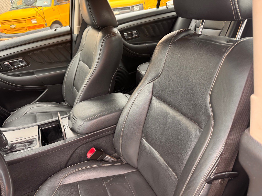 2012 Ford Taurus Image 11