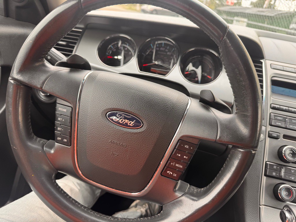 2012 Ford Taurus Image 13