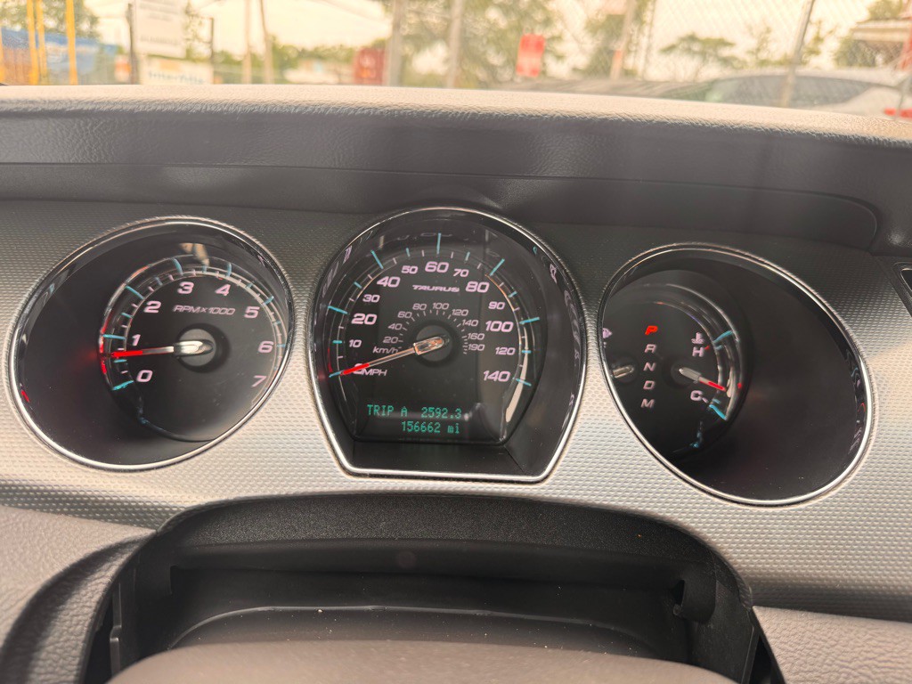 2012 Ford Taurus Image 15