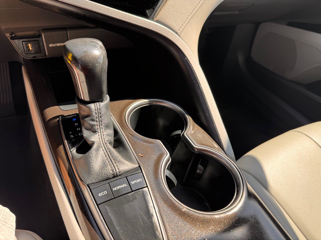 2022 Toyota Camry Image 16