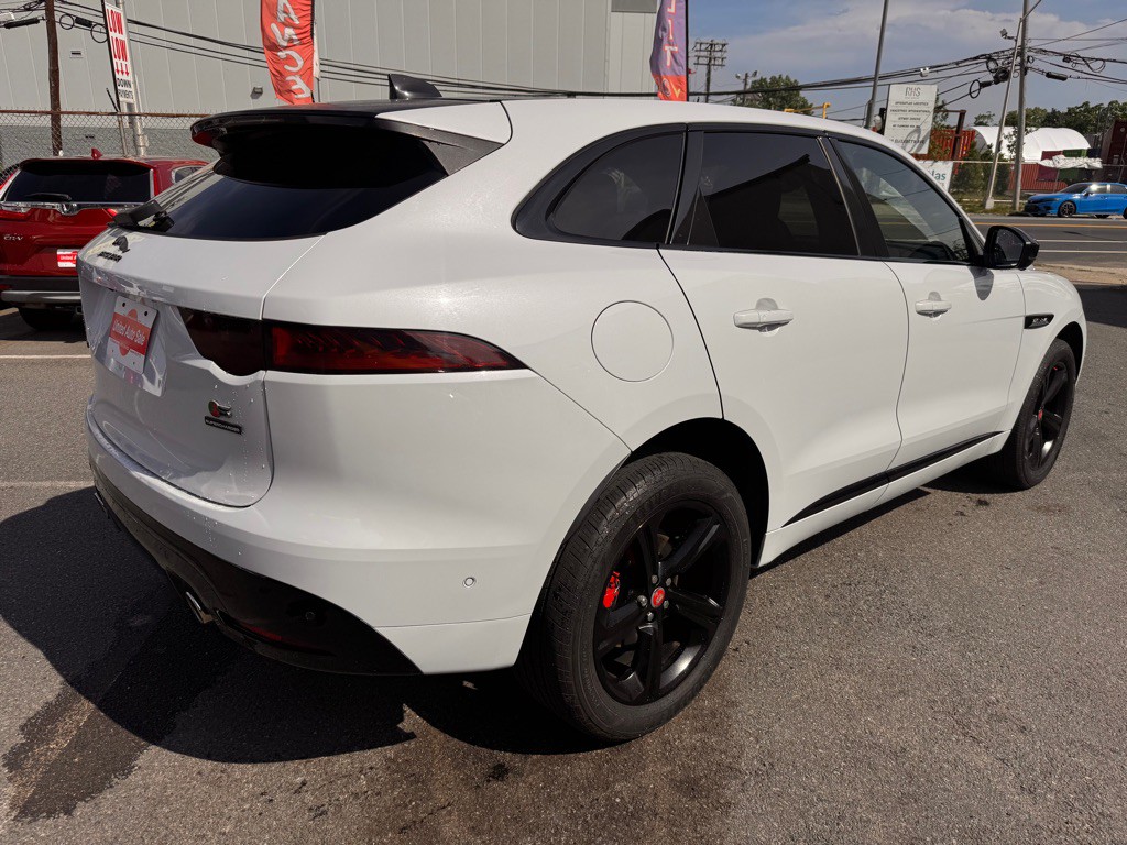 2017 Jaguar F-PACE Image 6
