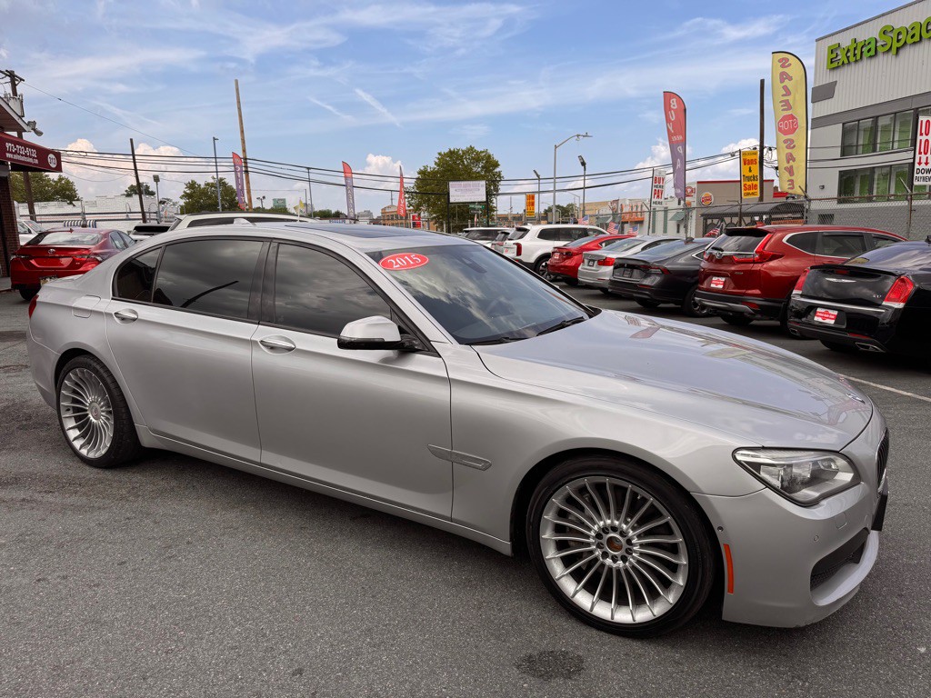 2015 BMW 7 Series Image 1