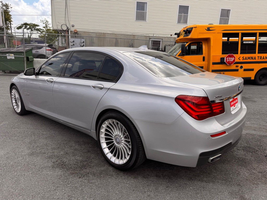 2015 BMW 7 Series Image 4