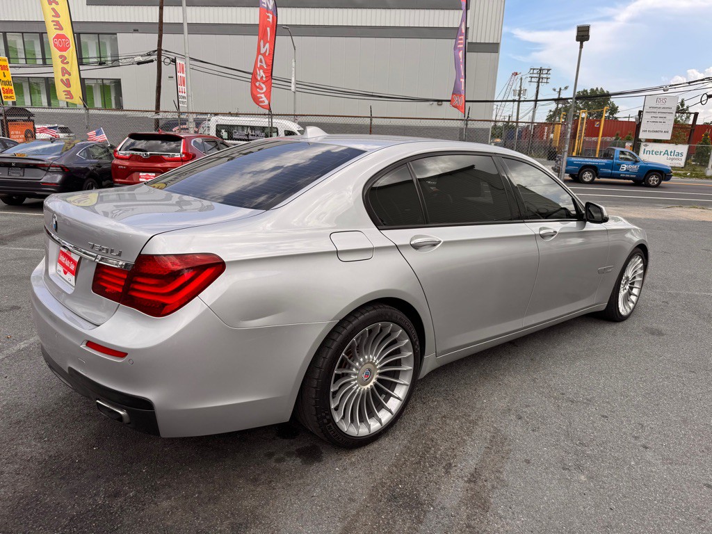 2015 BMW 7 Series Image 6