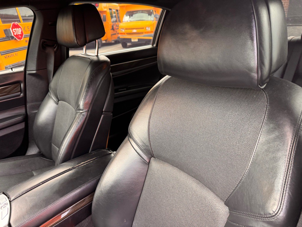 2015 BMW 7 Series Image 16
