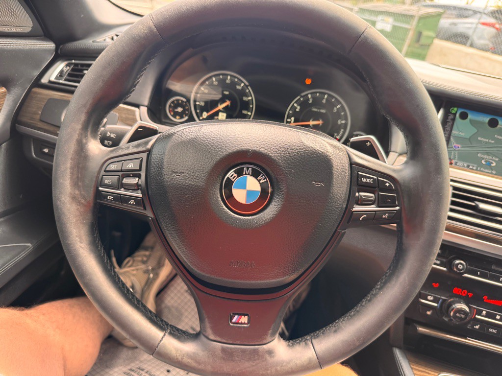 2015 BMW 7 Series Image 18