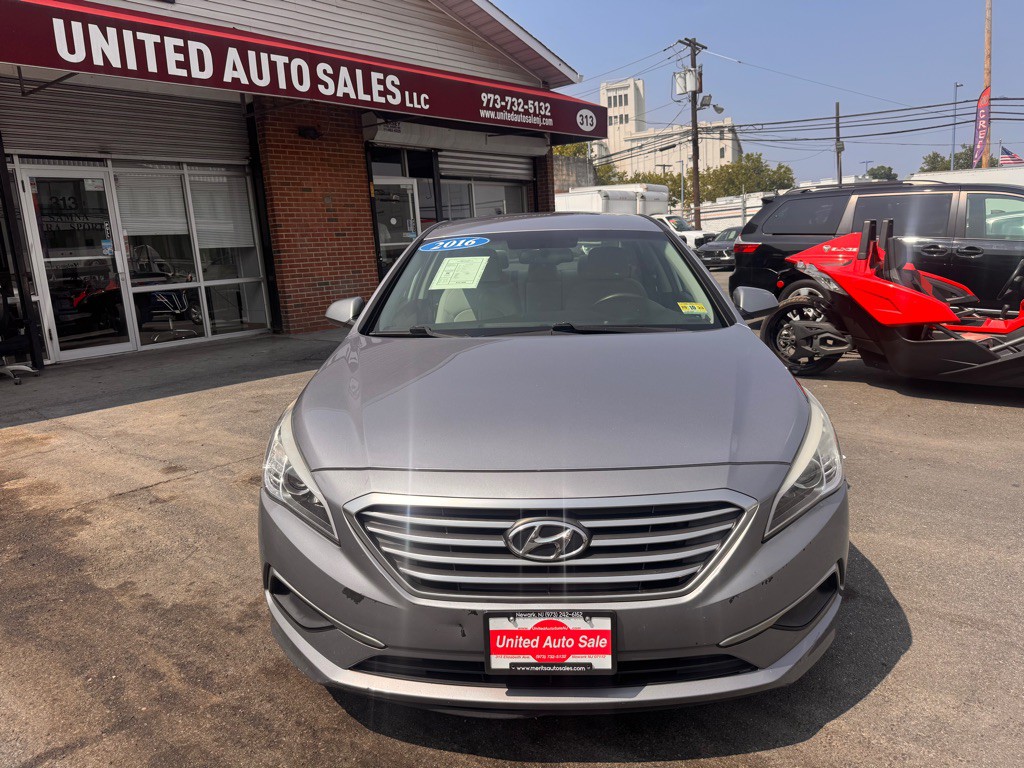 2016 Hyundai Sonata Image 2