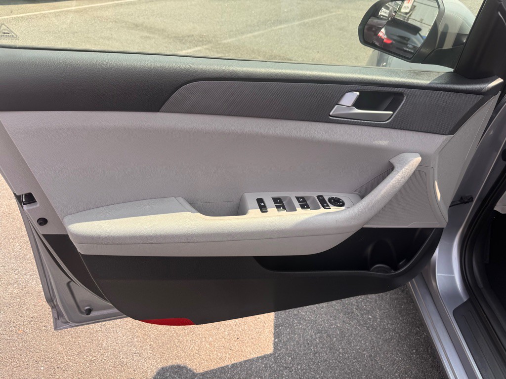 2016 Hyundai Sonata Image 12
