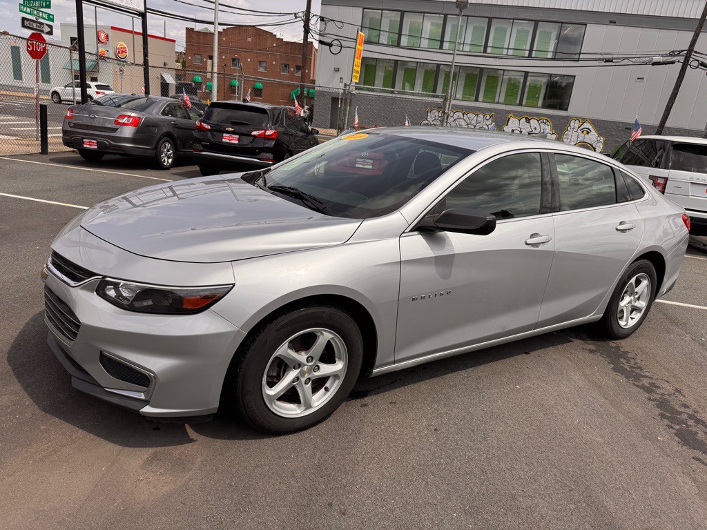 2018 Chevrolet Malibu Image 3