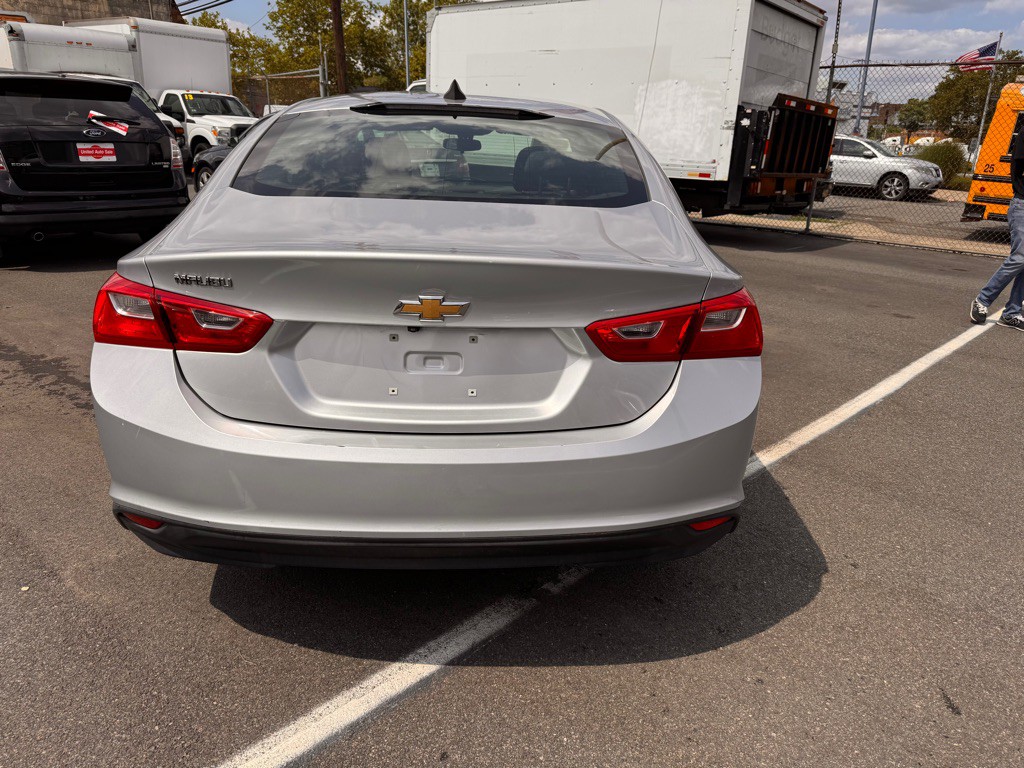 2018 Chevrolet Malibu Image 5