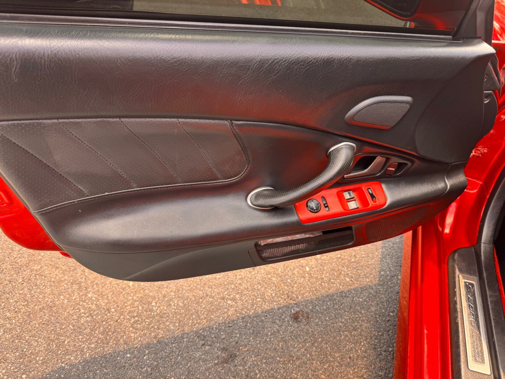 2004 Honda S2000 Image 13