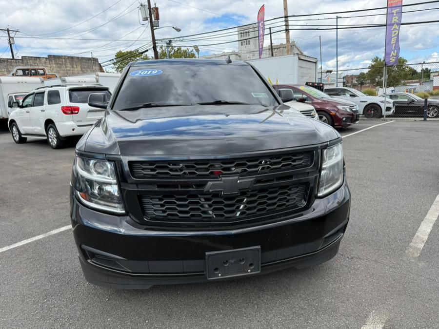 2019 Chevrolet Suburban Image 2